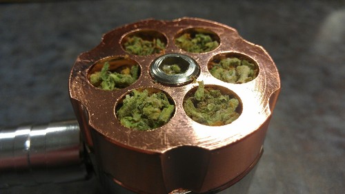Pipa Six Shooter cargada