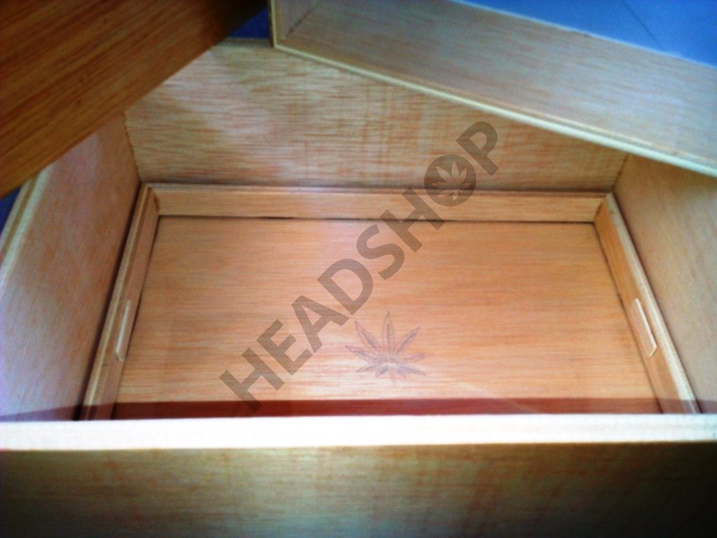 Cristal de la caja Jaizkibel donde se recojen los tricomas