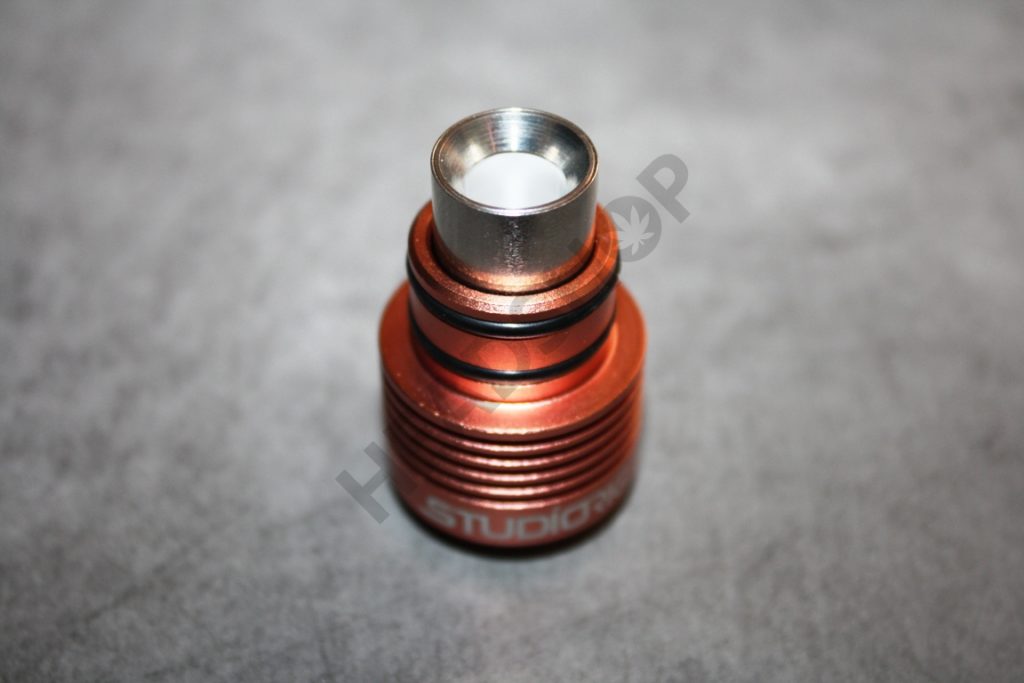 Conector y cazoleta del Atmos Studio Rig